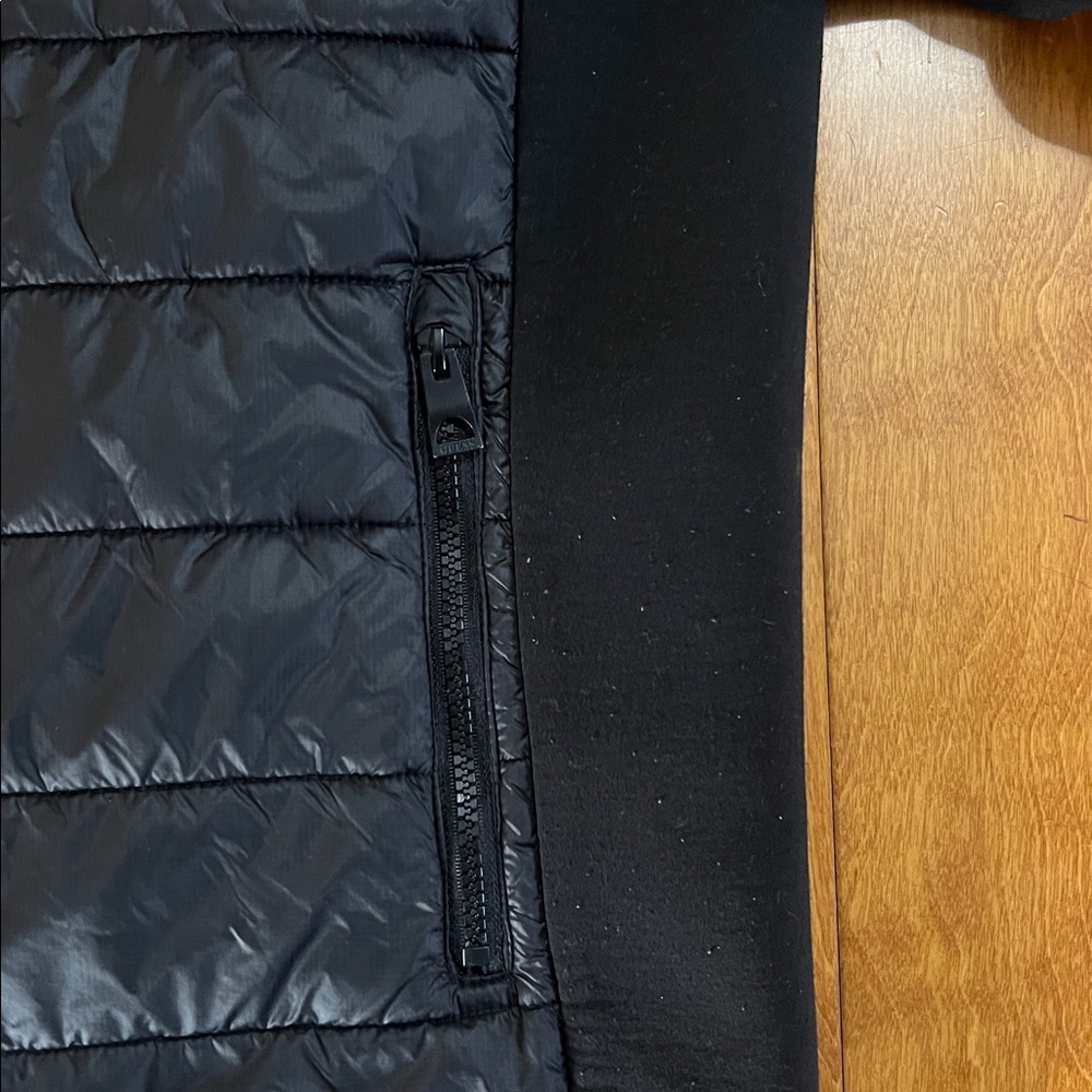GUESS Black Quilted Hooded Jacket Size M Full Zip Lightweight Puffer Outdoor - Picture 7 of 12